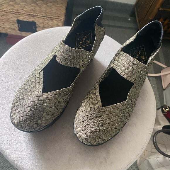 St.John Bay Platform Wedge - Size 8.5 Gold - Picture 3 of 7